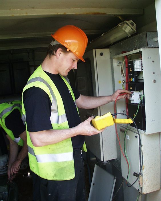 https://hireusapp.com/storage/970/Do-You-Need-ELecTrician-SeRvice,-DM-me!!!24_7-⚡Electrician-electric-SerVICE!⚡.jpeg